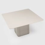 Comedor Liege Cuadrada + 8 Sillas Elsie Beige