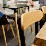 Comedor Rectangular Rusti 140x80 + Sillas Soma Negro