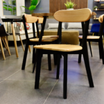 Comedor Rectangular Rusti 140x80 + Sillas Soma Negro