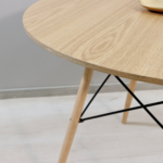 Comedor Redondo Eames Wood 100cm + 4 Sillas Tolix Pierre