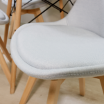 Comedor Redondo Mesa Eames Wood 100cm + 4 Sillas Nórdicas Lino Celeste