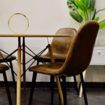Set Comedor Eames Redondo 100cm Wood + 4 Sillas Eames Ecocuero Café