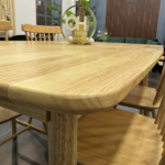 Set Comedor Mesa Komoro Rectangular 150x90cm + 4 Sillas Windsor Madera