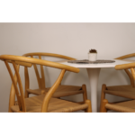 Set de Comedor Mesa Tulip Redonda 100cm Blanca + 4 Sillas Wishbone Natural